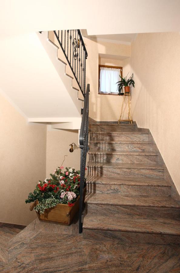 Residence Cime D'Oro Андало Екстериор снимка