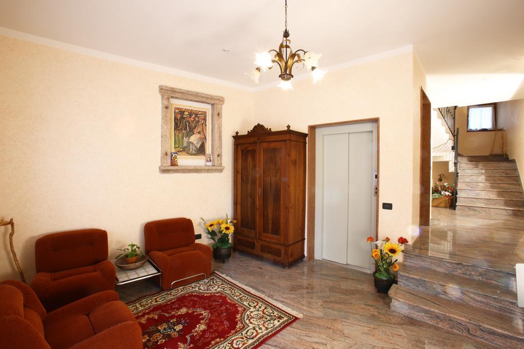 Residence Cime D'Oro Андало Екстериор снимка